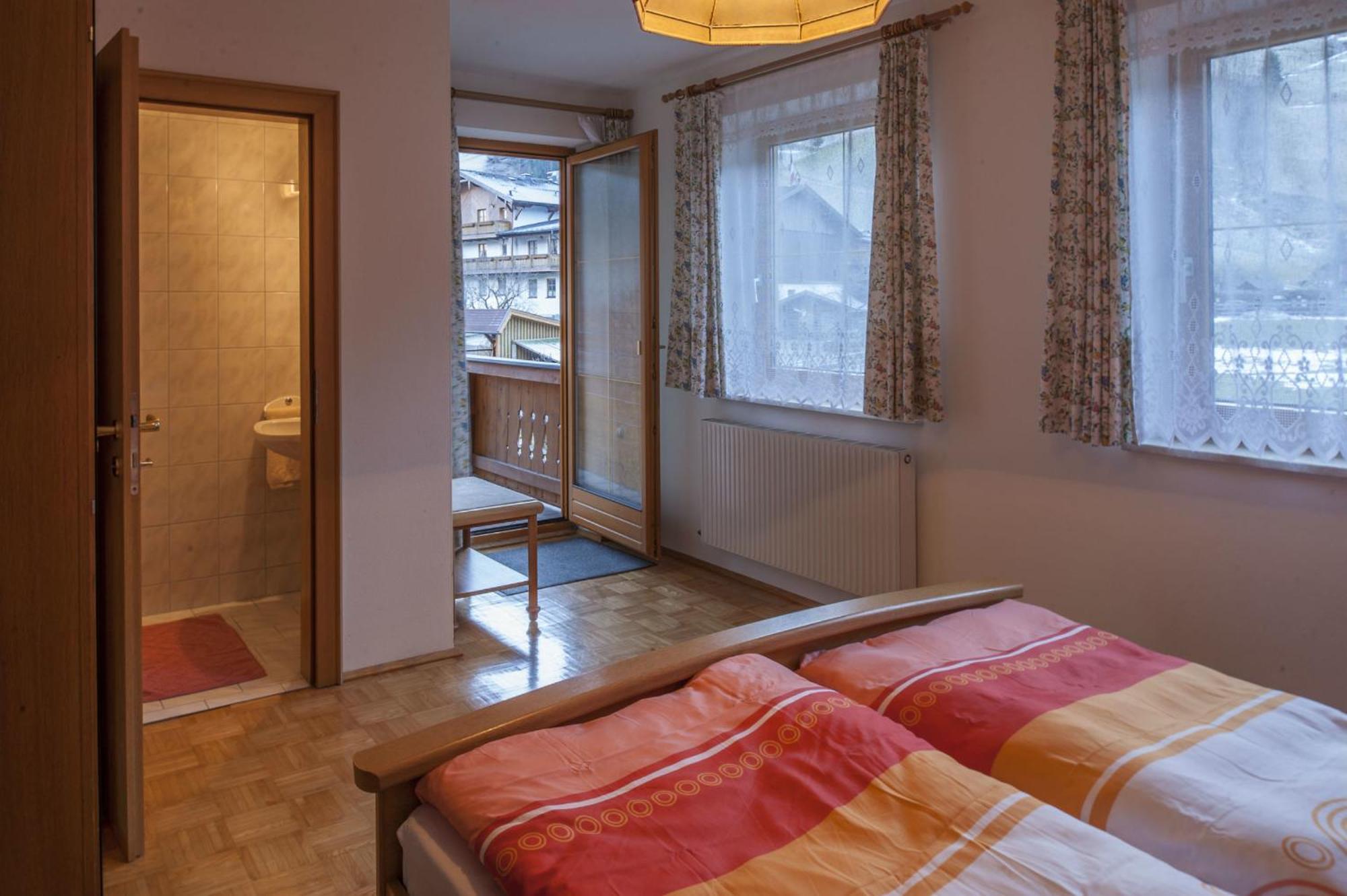 Haus Schoenegger Dorfgastein Ruang foto